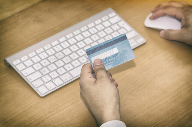 Online banking vs traditional banking Online banking vs traditional banking